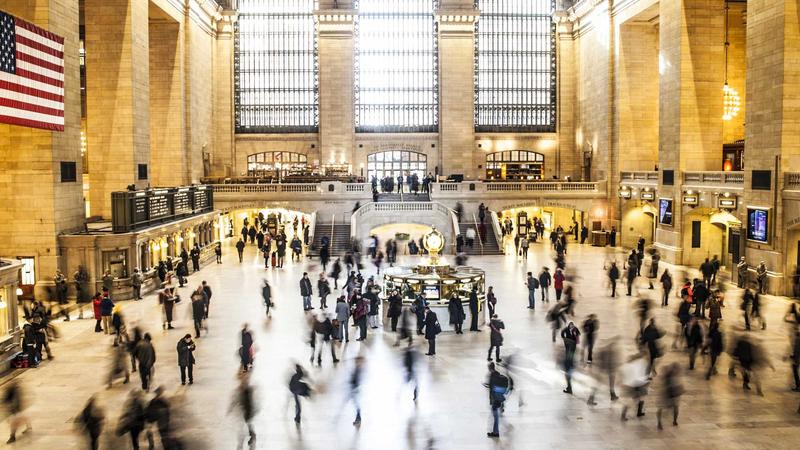 动漫世界主题海报，二次元角色群像